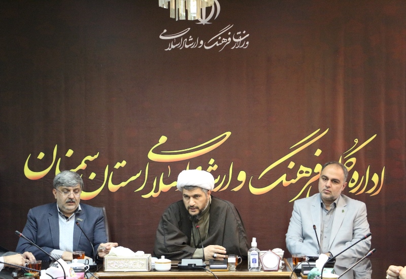 تربيت هنرمندان انقلابي و مسجدي محور فعاليت کانون هاي مساجد است